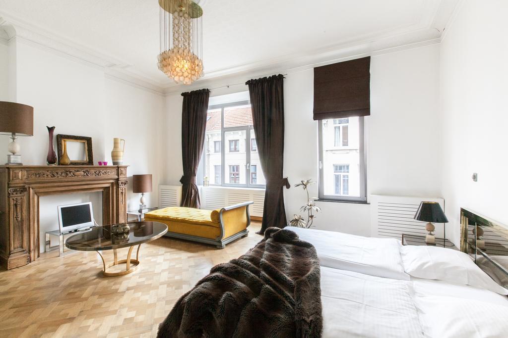 B&B Quatre20Cinq Antwerpen Buitenkant foto