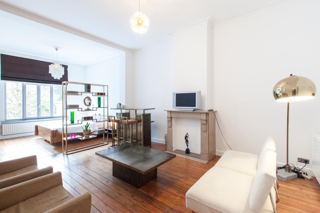 B&B Quatre20Cinq Antwerpen Buitenkant foto